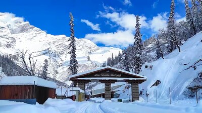 In neighbouring Himachal Pradesh, cold wave conditions intensified in the tribal districts. The high-altitude Rohtang Pass near Manali received fresh snow, officials confirmed. 