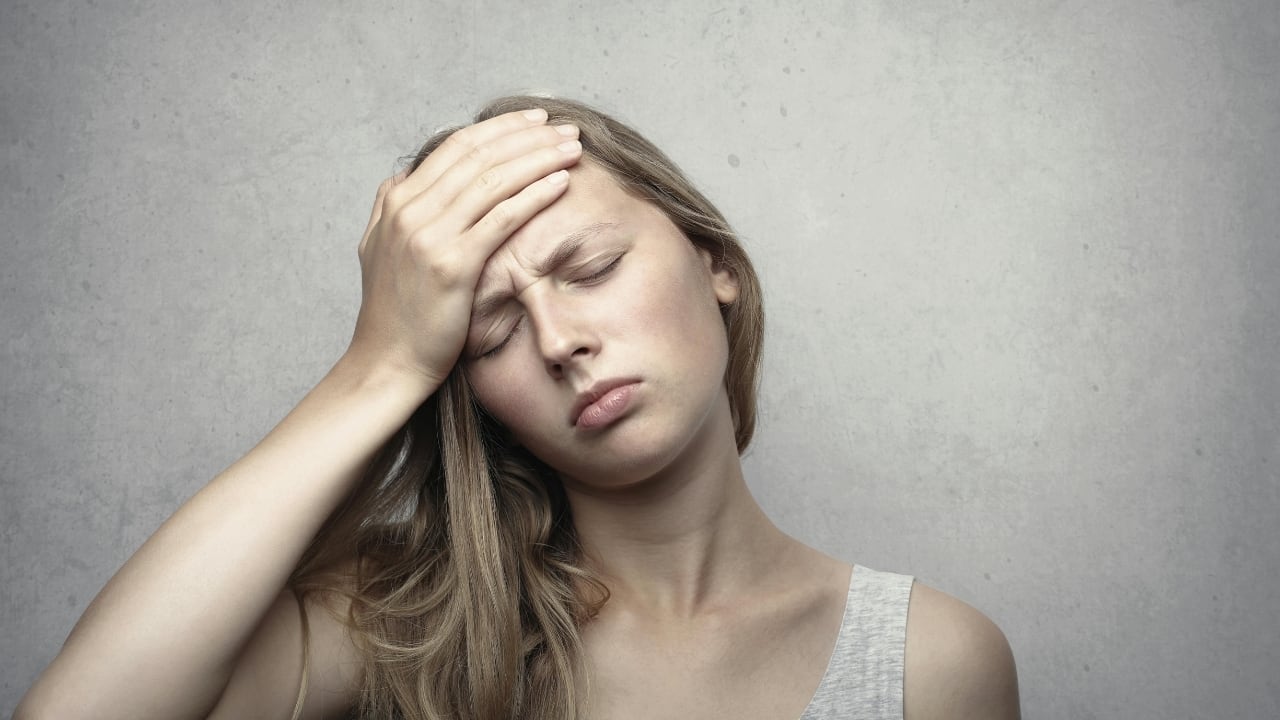 Leading doctor shares 8 simple rules for women over 45 to get rid of migraine stress