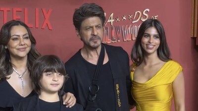 During their on-stage conversation, Farah revealed that Shah Rukh has been hands-on in training Suhana while working together on King.