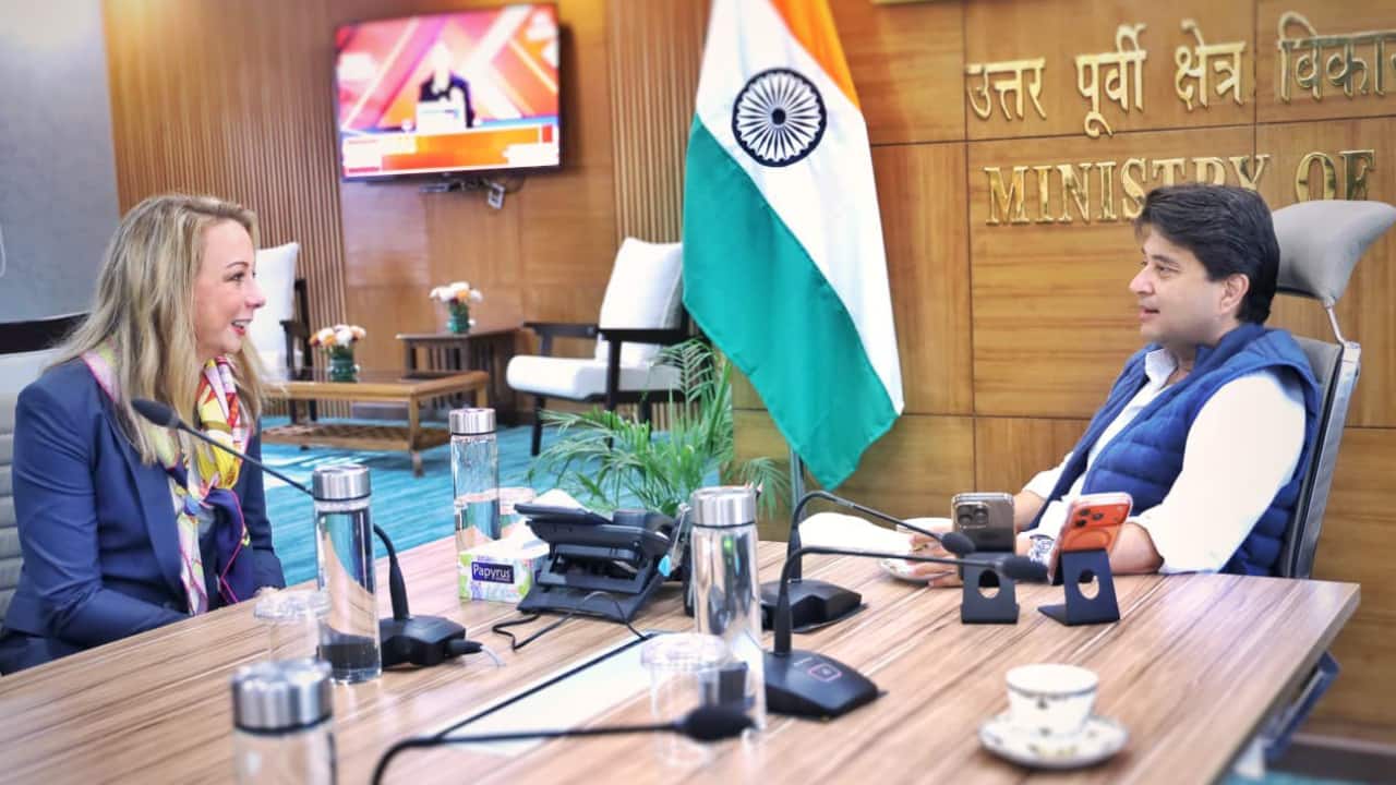 Scindia, Starlink official hold talks on expanding satellite-based last-mile internet in India