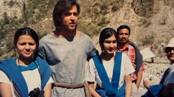 It appeared that she had the opportunity to click the photo with him during the period when Hrithik was shooting for Krrish, which was released in 2006.