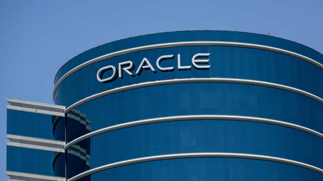 Oracle slides by most since January on mounting AI spending