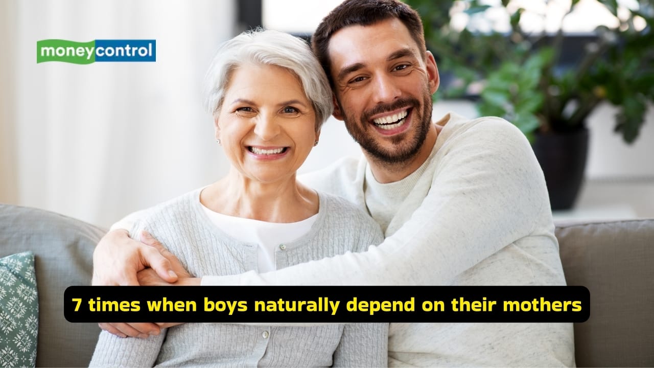 7 times when boys need their mothers the most, according to a child psychologist