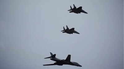 US jets, bombers and drones circle Venezuela amid growing conflict fears