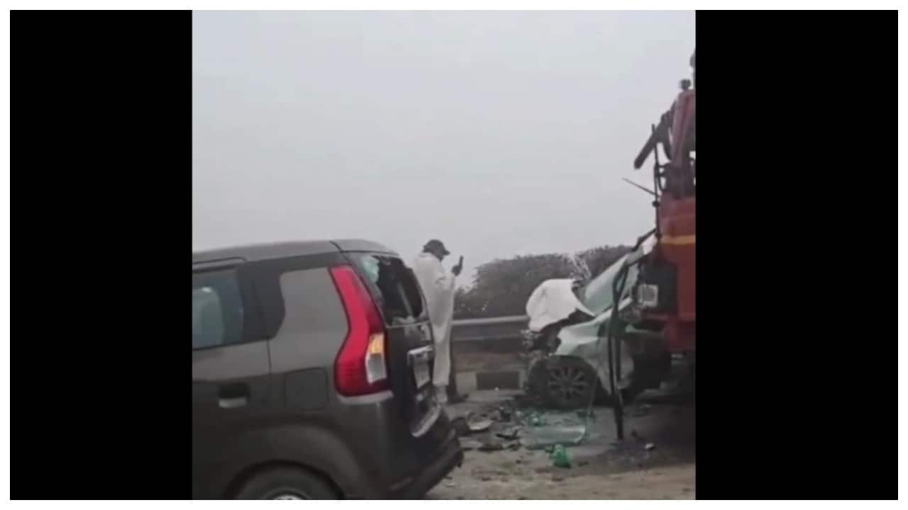 Multiple vehicles collide on Noida Expressway amid dense fog, several injured