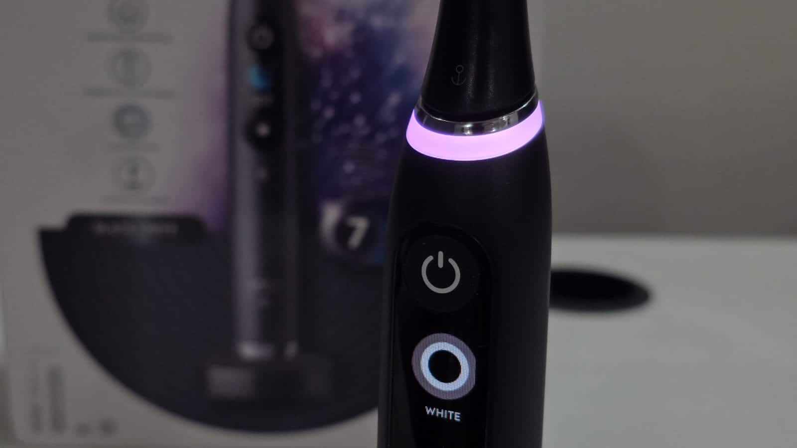 Oral-B iO Series 9 colour indicator