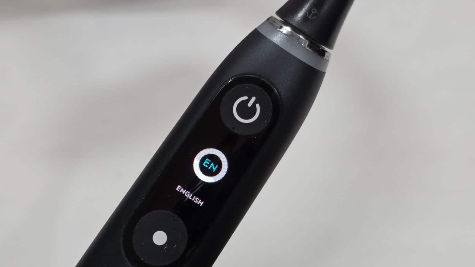 Oral-B iO SeriOral-B iO Series 9 displayes 9 display