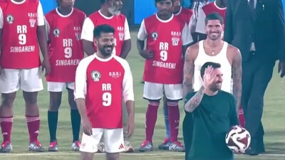 Lionel Messi waves at the fans in Hyderabad