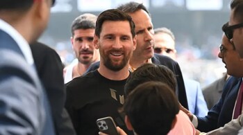 “Messi will smoke 25 cigarettes today”: Delhi AQI memes hijack GOAT’s arrival