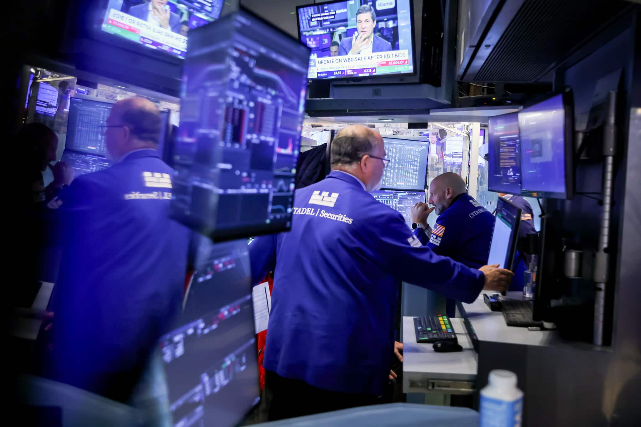 Wall Street sees AI bubble coming and is betting on what pops it