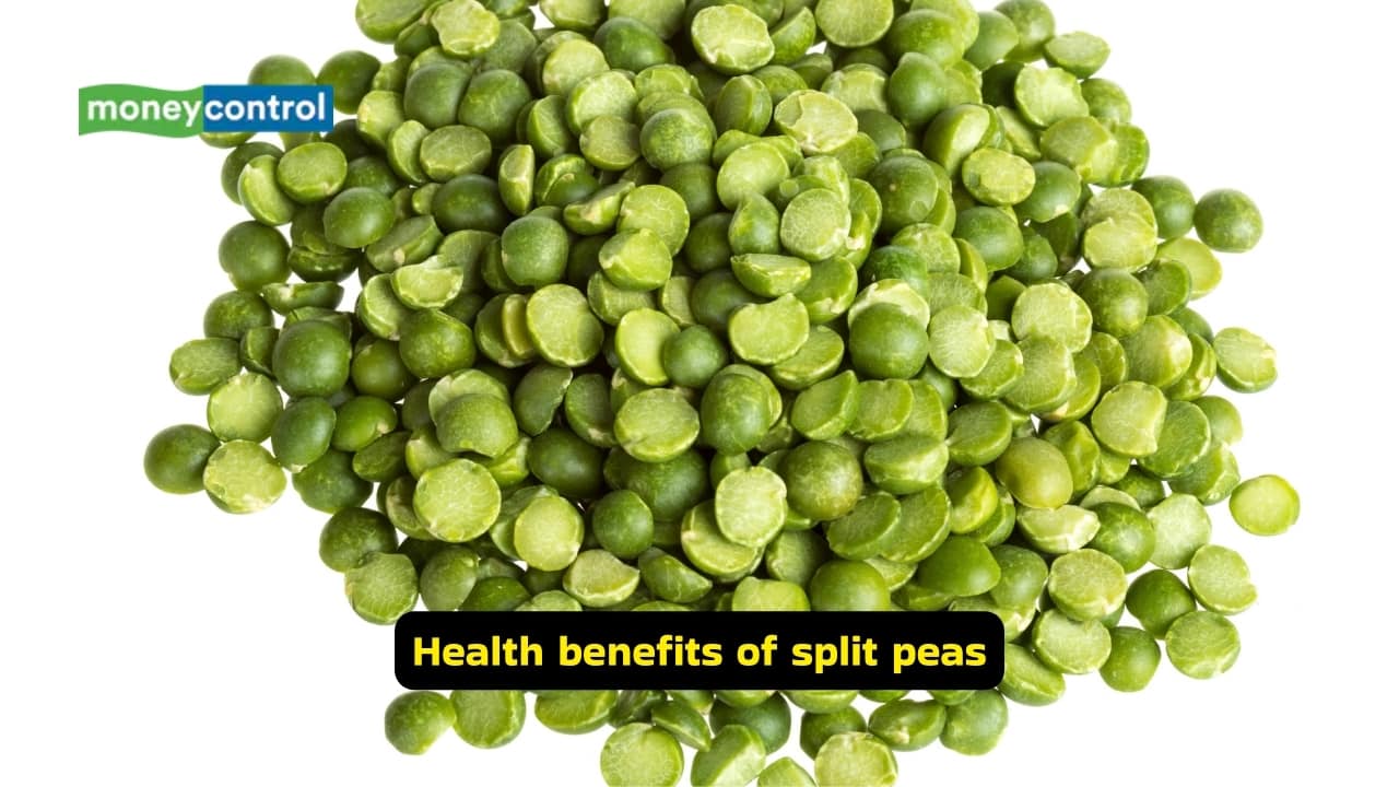 Health benefits of split peas This is another easy ingredient for soup and contains 8 grams of fibre per half cup, cooked.