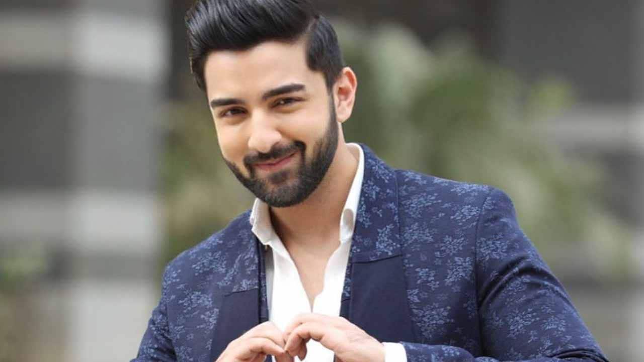 Rohit Suchanti Portraying Angad Virani in Kyunki Saas Bhi Kabhi Bahu Thi 2, he completed his education in Shillong, Mumbai, and Bengaluru prior to graduating from Sri Bhagawan Mahaveer Jain College.