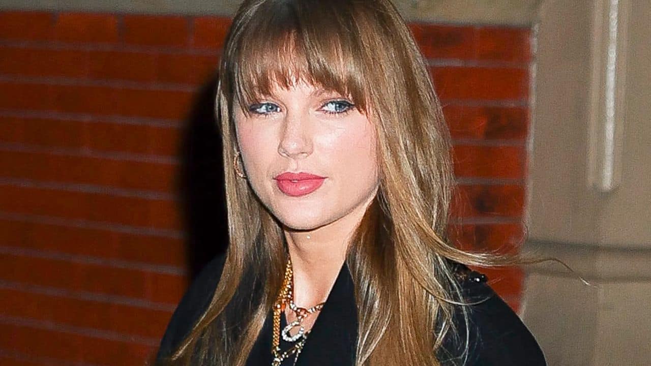 Taylor Swift goes into ‘aunt’ mode while cheering for Travis Kelce, poses with Fellow Chiefs WAG Chariah Gordon's Daughter