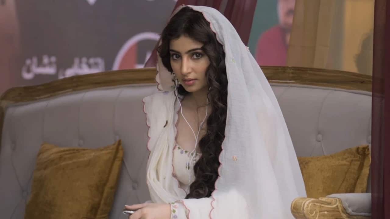 Sara Arjun – Sara plays a young, pivotal character as Yalina Jamali whose arc ties into the main plot involving family stakes and emotional depth. Her performance was praised for maturity beyond her years. In Dhurandhar 2, she is expected to return, likely to continue her storyline as the younger member of the central family drama, possibly with a more action-driven role. Sara Arjun – Sara plays a young, pivotal character as Yalina Jamali whose arc ties into the main plot involving family stakes and emotional depth. Her performance was praised for maturity beyond her years. In Dhurandhar 2, she is expected to return, likely to continue her storyline as the younger member of the central family drama, possibly with a more action-driven role.