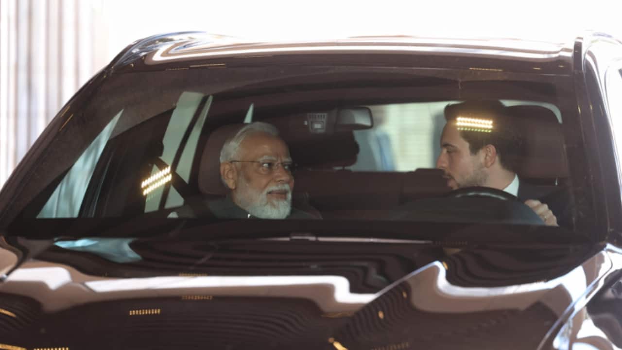In unique gesture, Crown Prince personally drives PM Modi to Jordan Museum