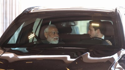 Crown Prince Al-Hussein drives PM Modi to Jordan Museum in unique gesture