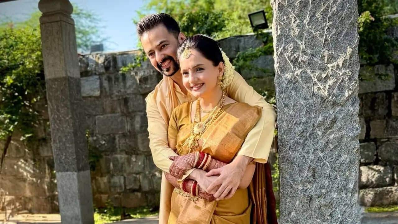 <strong>Gia Manek and Varunn Jain</strong><br />Gia Manek and Varunn Jain got married on August 21, 2025, in an intimate ceremony in Mumbai. The couple surprised their fans by announcing their wedding on social media, having kept their relationship private for a long time.