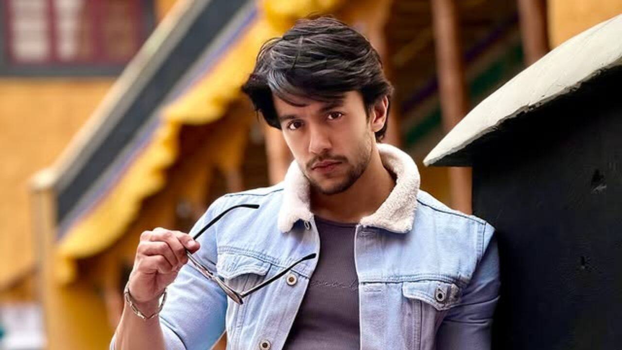 Exclusive: Hirav Mehta on working with 'legends' like Akshaye Khanna in Dhurandhar: "He comes, greets people and locks in his character"