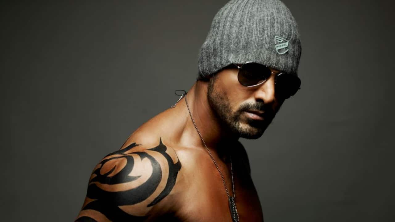 Force John Abraham's return to intensive action was defined by force, but this time it was accompanied by passion. He portrayed ACP Yashvardhan, a bold, strong drug cop with a sad past. Raw stunts, intense fighting, and poignant moments abounded in the movie. He brought the ideal balance when paired with Genelia D'Souza, who portrayed Maya, a happy, naive woman. 