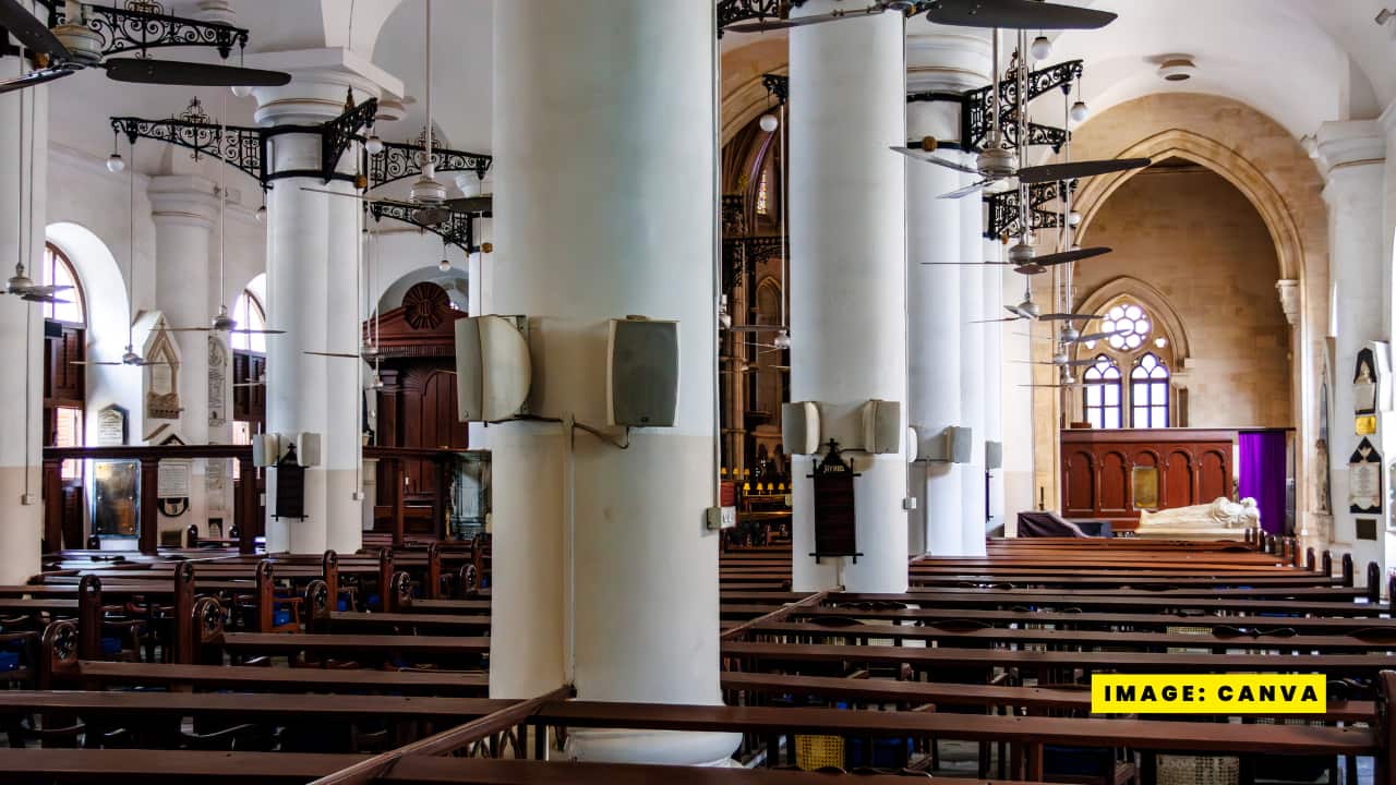 Mumbai, Maharashtra: Mumbai’s Christmas celebrations are concentrated in areas with historic churches, particularly in South Mumbai and Bandra.