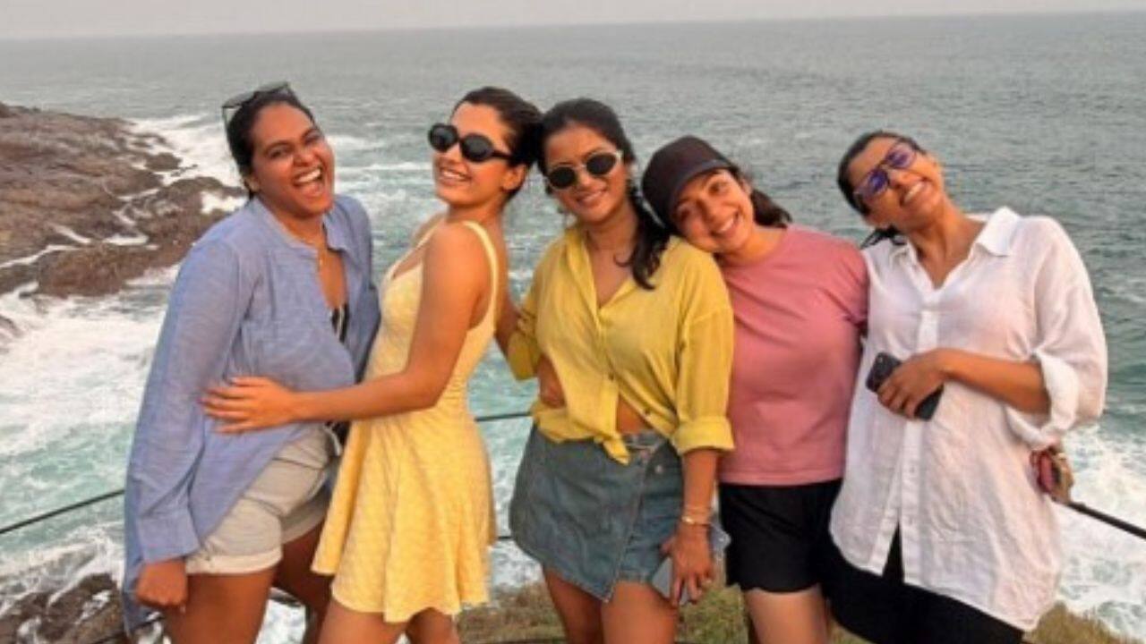 Girls’ trip by the Sea The actress is seen enjoying quality time with her close friends at a scenic seaside spot, capturing carefree moments filled with laughter, bonding, and holiday vibes. Girls’ trip by the Sea The actress is seen enjoying quality time with her close friends at a scenic seaside spot, capturing carefree moments filled with laughter, bonding, and holiday vibes.