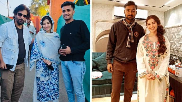<strong>Desi floral style</strong><br />Sara has often been spotted in desi wear off-screen. One of her pictures sees her looking beautiful in a Kashmiri-style kurta, and there’s another where she is seen in a bright indigo suit. Florals seem to be her favourite.