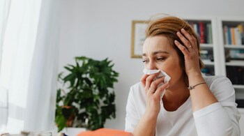 Common triggers for rhinitis include dust and mites, along with pollen and certain food items.