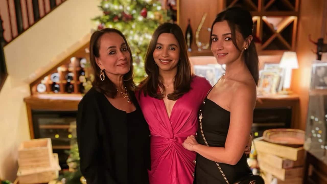 Alia Bhatt rings in Christmas with sister Shaheen and mom Soni Razdan at intimate home party