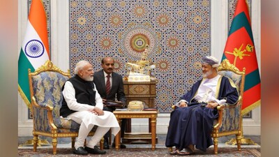 Prime Minister Narendra Modi with Haitham bin Tarik, Sultan of Oman in Muscat