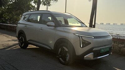 In profile the Carens Clavis EV looks nearly identical to the ICE Carens Clavis, but that’s only because the latter has been designed with electrification in mind