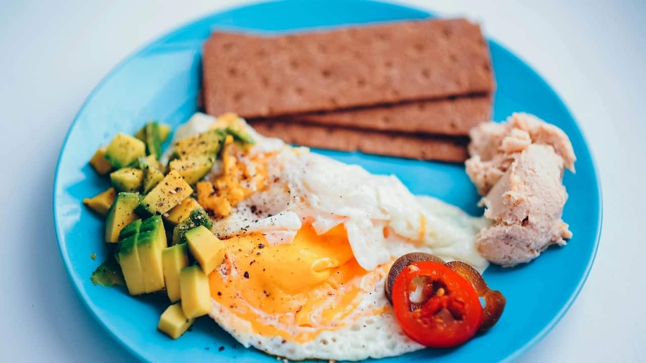 Vitamin B12 deficiency: Early signs, causes, and who is most at risk