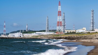 (FILES) This picture taken on August 5, 2024 shows the Kashiwazaki-Kariwa nuclear power station in Kashiwazaki, in Japan's Niigata prefecture. (Photo by Yuichi YAMAZAKI / AFP)