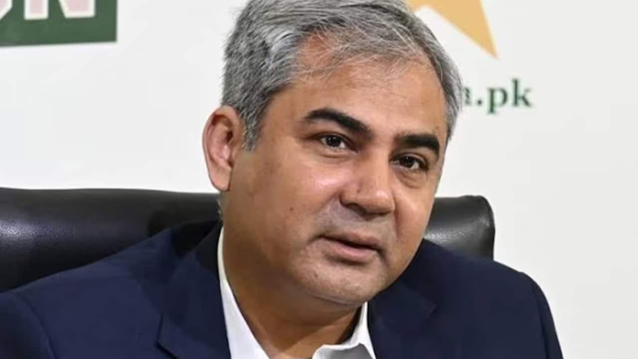 Pakistan cracks down on overseas travel as Gulf states deport thousands for begging