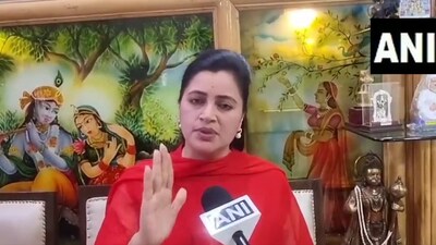 She downplayed the prospects of a likely alliance between Uddhav Thackeray-led Shiv Sena (UBT) and MNS, headed by Raj Thackeray, for the Mumbai civic polls