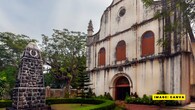 <strong>St. Francis Church, Kochi:</strong> India’s oldest European church offers intimate Christmas celebrations with age-old hymns, traditional prayers, and a serene environment that beautifully blends history with festive devotion.