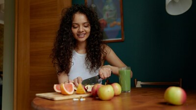 You don't have to diet or starve yourself to become fit. You just have to be mindful and watchful of your eating habits. (Picture Credit: Pexels)