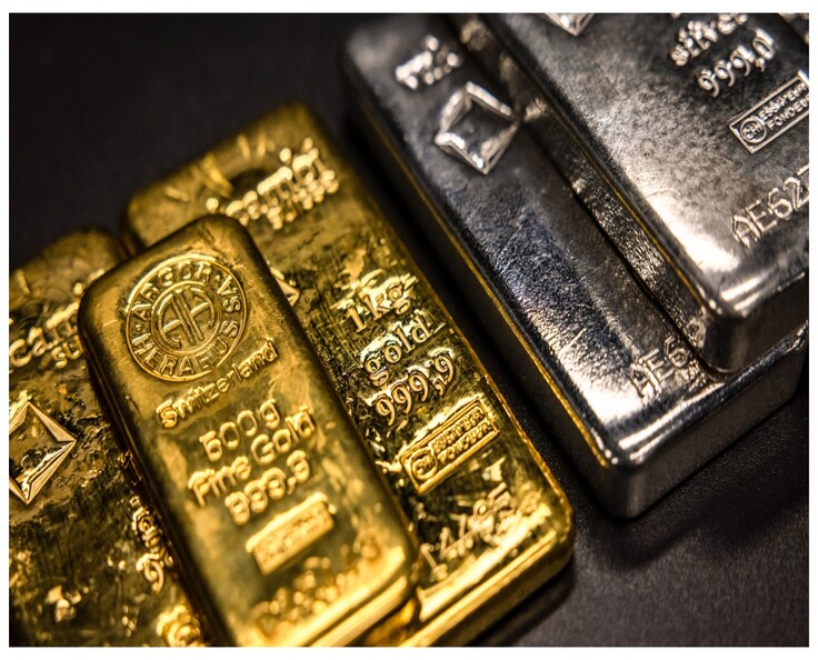 Gold, silver stumble at the end of best year since the 1970s