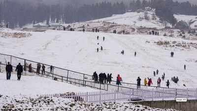 Fresh snowfall breathes new life into Gulmarg as tourists return for skiing, snowboarding and winter holidays, signalling a revival in Kashmir’s winter tourism.