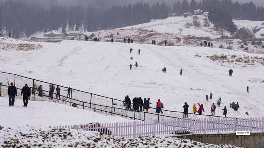 Fresh snowfall revives Gulmarg winter tourism: Why tourists are returning