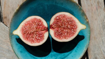 Figs are loaded with fibre, antioxidants, essential vitamins, and minerals that provide numerous health benefits. (Picture Credit: Pexels)