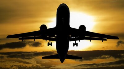 Storms disrupt peak US holiday travel