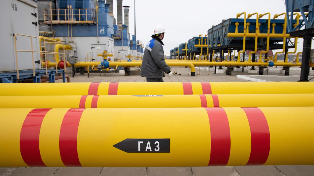 Russia extends temporary gasoline-export ban through February