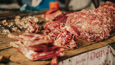 Chicken and mutton both offer protein, but their fat content makes a difference. Here’s what studies reveal about which meat is the healthier choice. (Image: Pexels)