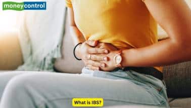 Irritable Bowel Syndrome IBS, also called irritable bowel syndrome, causes a change in the motility of the gastrointestinal tract and leads to visceral hypersensitivity. People with IBS often notice bloating and abdominal pain, along with constipation or diarrhea. Stress management and fibre regulation can aid in dealing with this. 