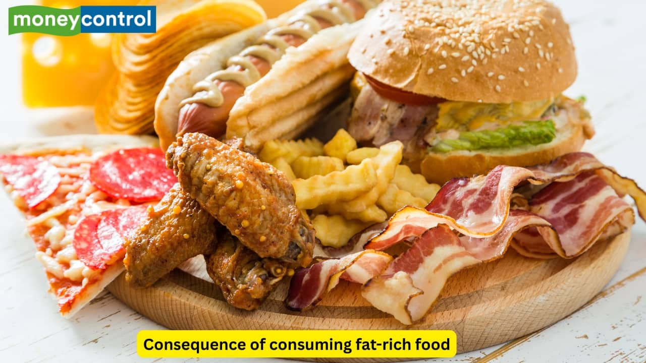 High Fat Food Intake Excess consumption of high-fat foods may delay gastric emptying, which causes a feeling of fullness and bloating. Symptoms like heaviness, nausea, and abdominal distension are common. Opting for balanced meals and choosing adequate calorie intake may help. 