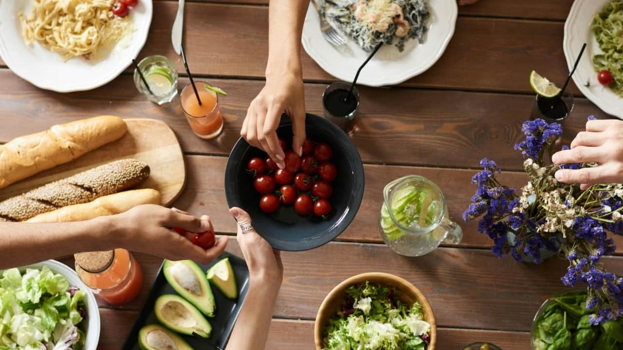 Microbiome health 2026: Small daily gut habits that can beat detoxes and miracle diets