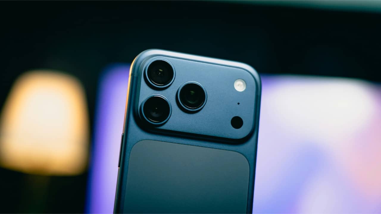 How to use the new 8x optical zoom on iPhone 17 Pro and what makes it different
