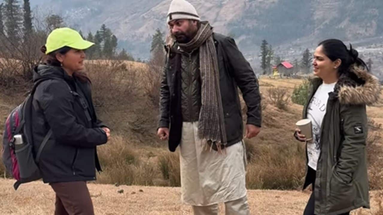 Navjot Singh Sidhu shares video from Manali, local shows him property belonging to Sukhbir Singh Badal’s family