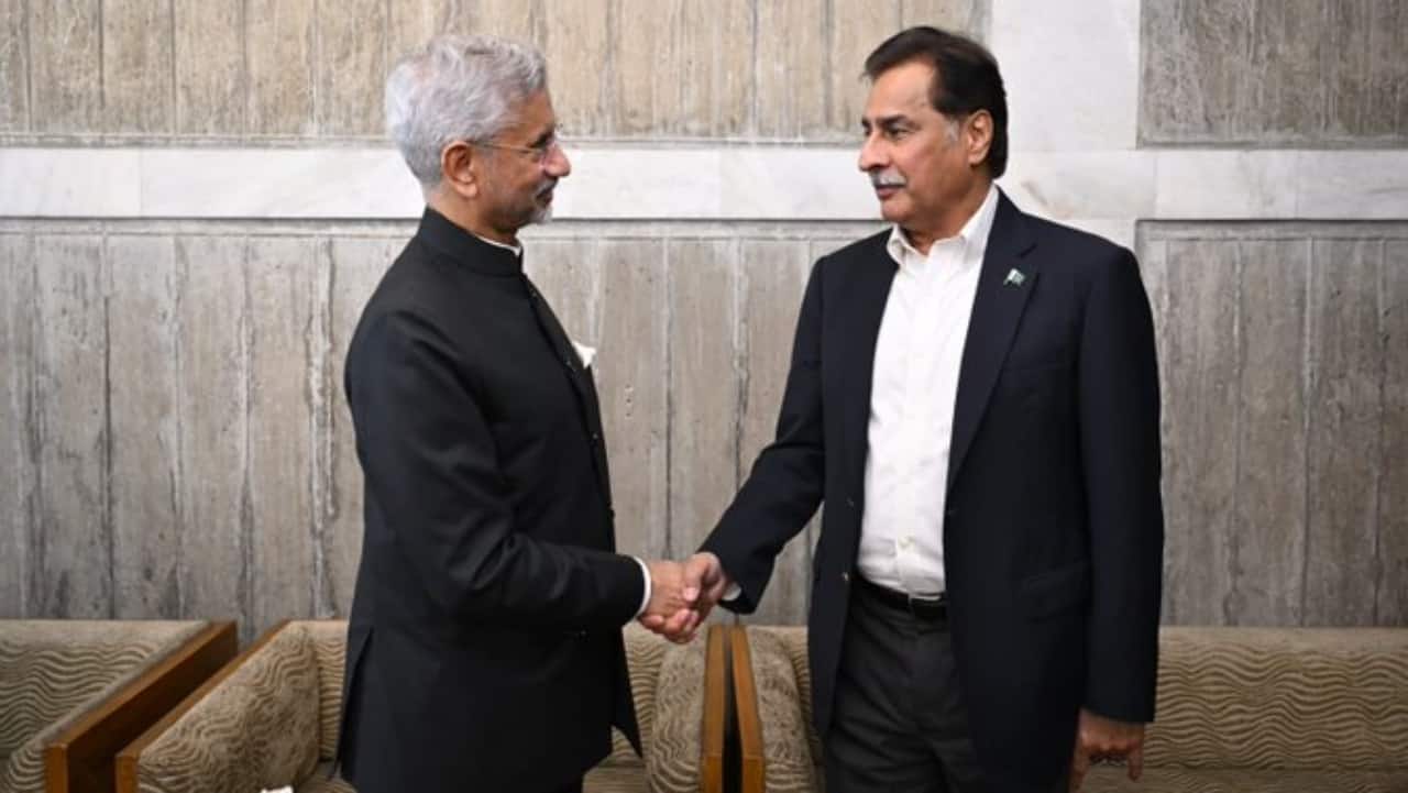 Handshake in Dhaka: Rare India-Pak courtesy exchange as Jaishankar meets Ayaz Sadiq at Khaleda Zia funeral