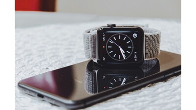 Apple iPhone, Apple Watch